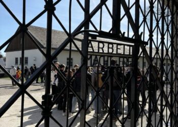 Der Weißen Rose ganz nah – Studienfahrt der Klassen 9a und 9b der Max-Planck Realschule nach Dachau und München