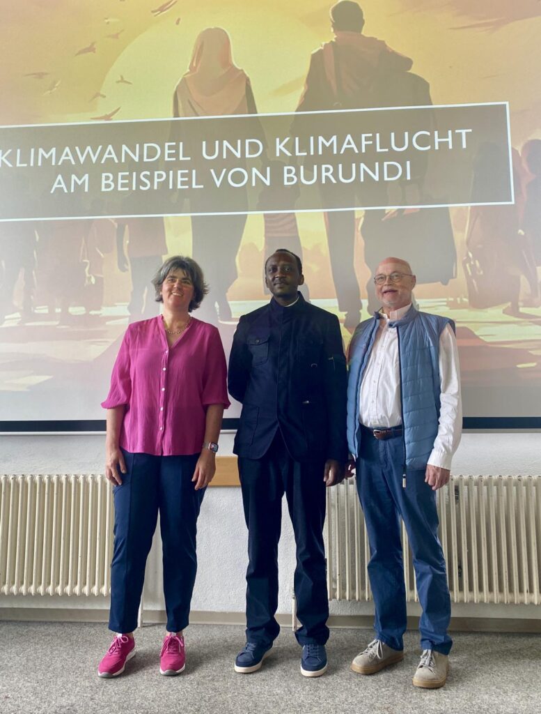 Veranstaltet von DAF – Internationaler Freundeskreis Bretten e.V., der Stadt Bretten und dem NABU in der Max-Planck-Realschule, Bretten Klimawandel und Klimaflucht am Beispiel von Burundi – ein Vortrag an der MPR