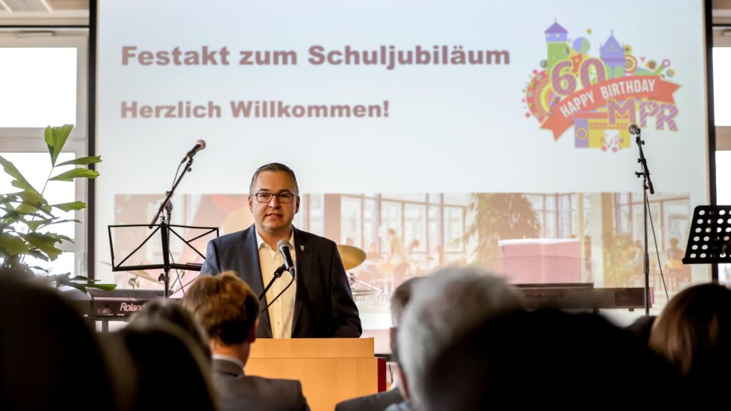 Max-Planck Realschule feiert 60. Geburtstag Realschule – „Die unverzichtbare Schule der Mitte“