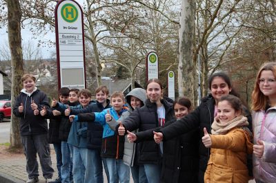 Die Klasse 5c der Max-Planck-Realschule weiß nun, wie man sicher mit Bus und Bahn unterwegs ist. Fünftklässler lernen Sicherheit im öffentlichen Nahverkehr
