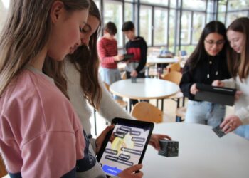 Bilingualen Unterricht, bei dem ein Fachunterricht in einer Fremdsprache