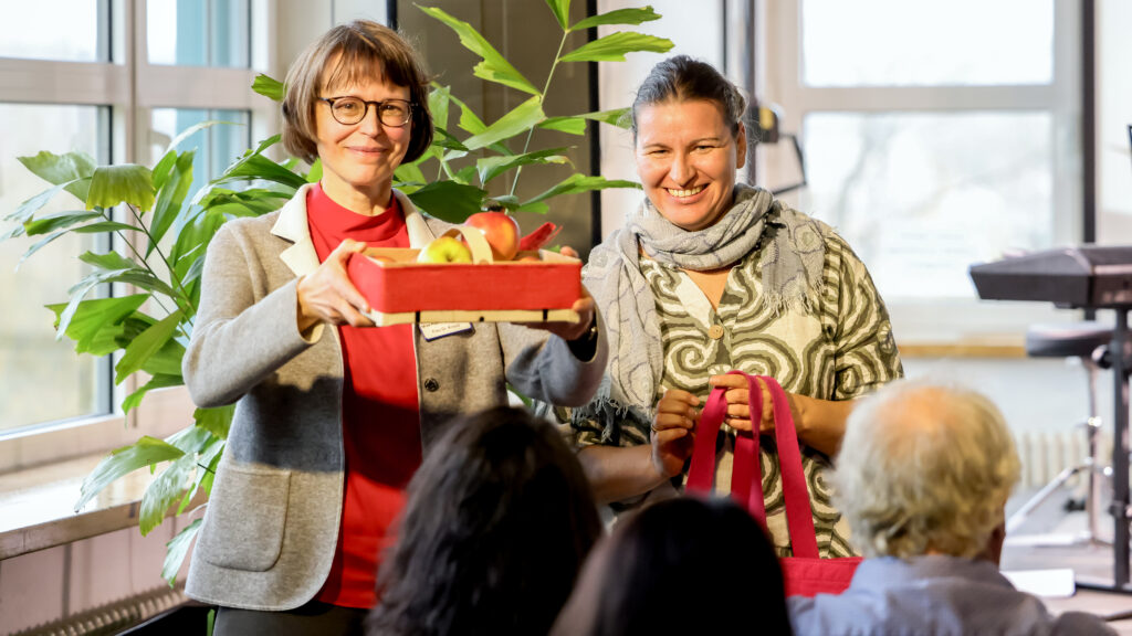 Max-Planck Realschule feiert 60. Geburtstag - Übergabe Max-Planck Realschule feiert 60. Geburtstag - Übergabe