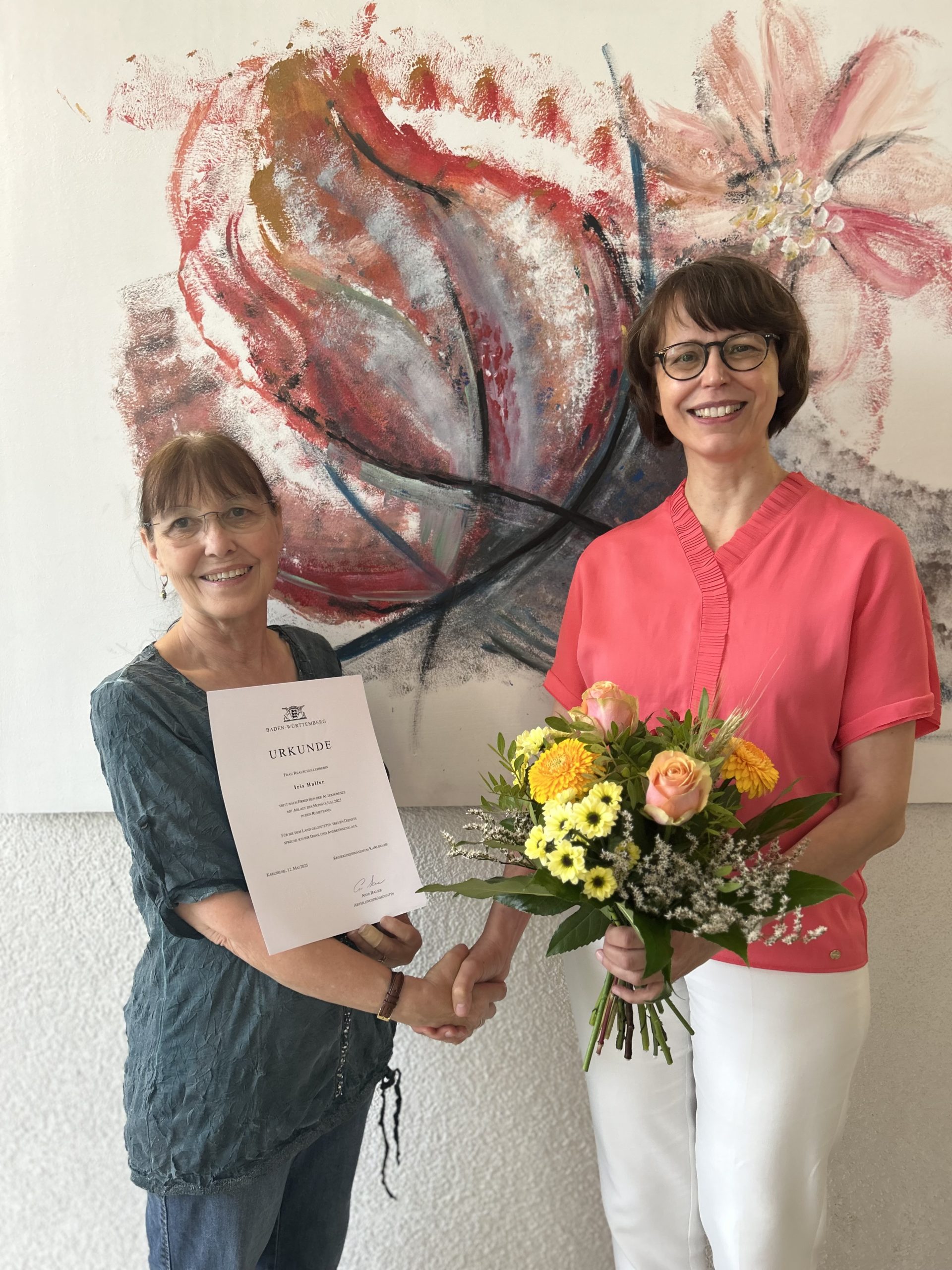 Angela Knapp verabschiedet Iris Haller Verabschiedung von Iris Haller an der Brettener Realschule
