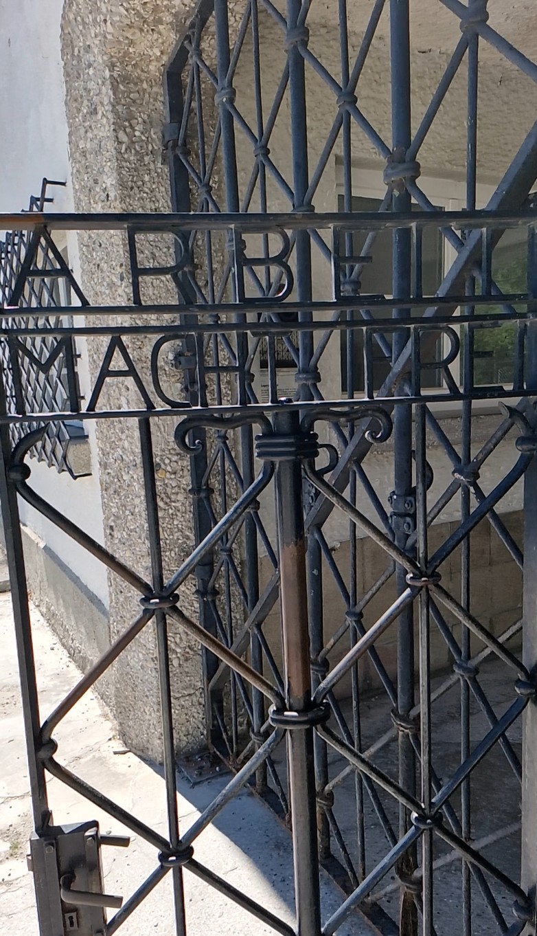 Studienfahrt der neunten Klassen der Max-Planck Realschule nach Dachau und München