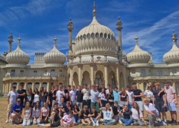 9. Klässler der MPR in Brighton vor dem Royal Pavilion